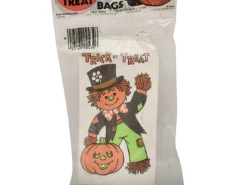 c1981 Fun World 40 Never Used Top Hat Wearing Happy Scarecrow w/ Pumpkin Trick or Treat / Paper Candy Bags in Original Package