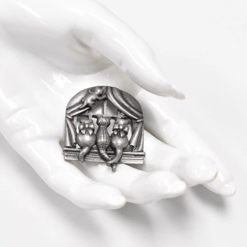 AJC Signed Kitty Cats in a Window Novelty Pewter Figural Brooch Pin