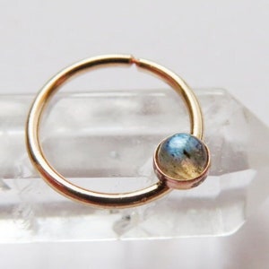 anillo daith de labradorita relleno de oro, aro daith simple, perforación daith de oro en calibre 16, calibre 18, calibre 20, diámetro daith 7 mm, 8 mm, 9 mm, 10