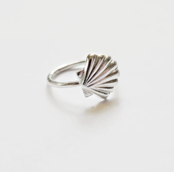 shell belly button ring in sterling silver,  mermaid bellybutton jewelry, cartilage ring, nose piercing, tragus hoop, eyebrow ring