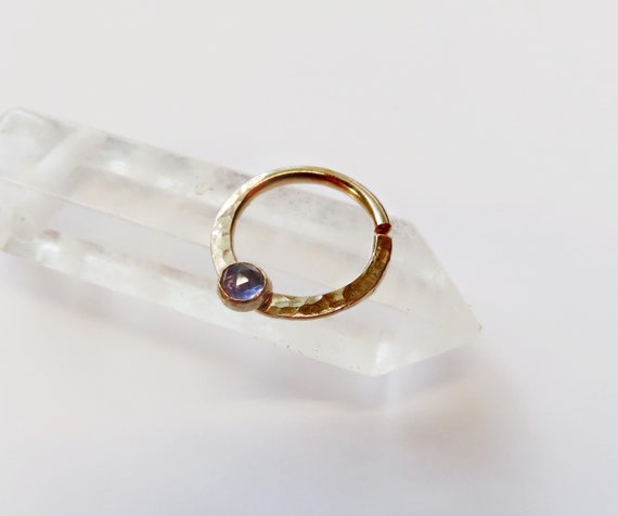 septum ring in gold filled with iolite gemstone, hammered septum jewelry, nose ring hoop, septum piercing, gold nose jewelry
