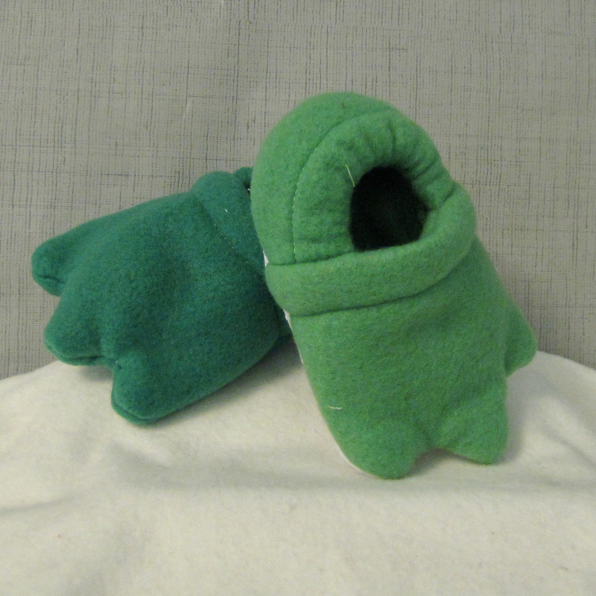 Frog feet best sale slippers