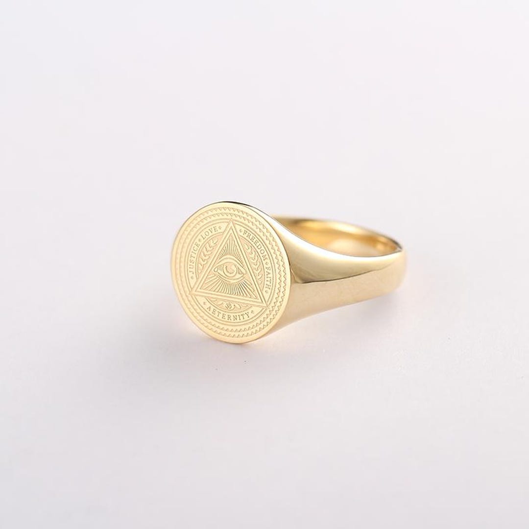 18K Gold All-seeing Eye Signet Ring | Eye of Horus - Etsy