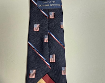 Vintage Smithsonian Institution American Flag Commemorative Silk Tie