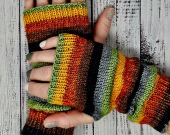Fingering Weight Fingerless Gloves Knitting Pattern, Pleated Knit Arm Warmers (PDF Pattern)