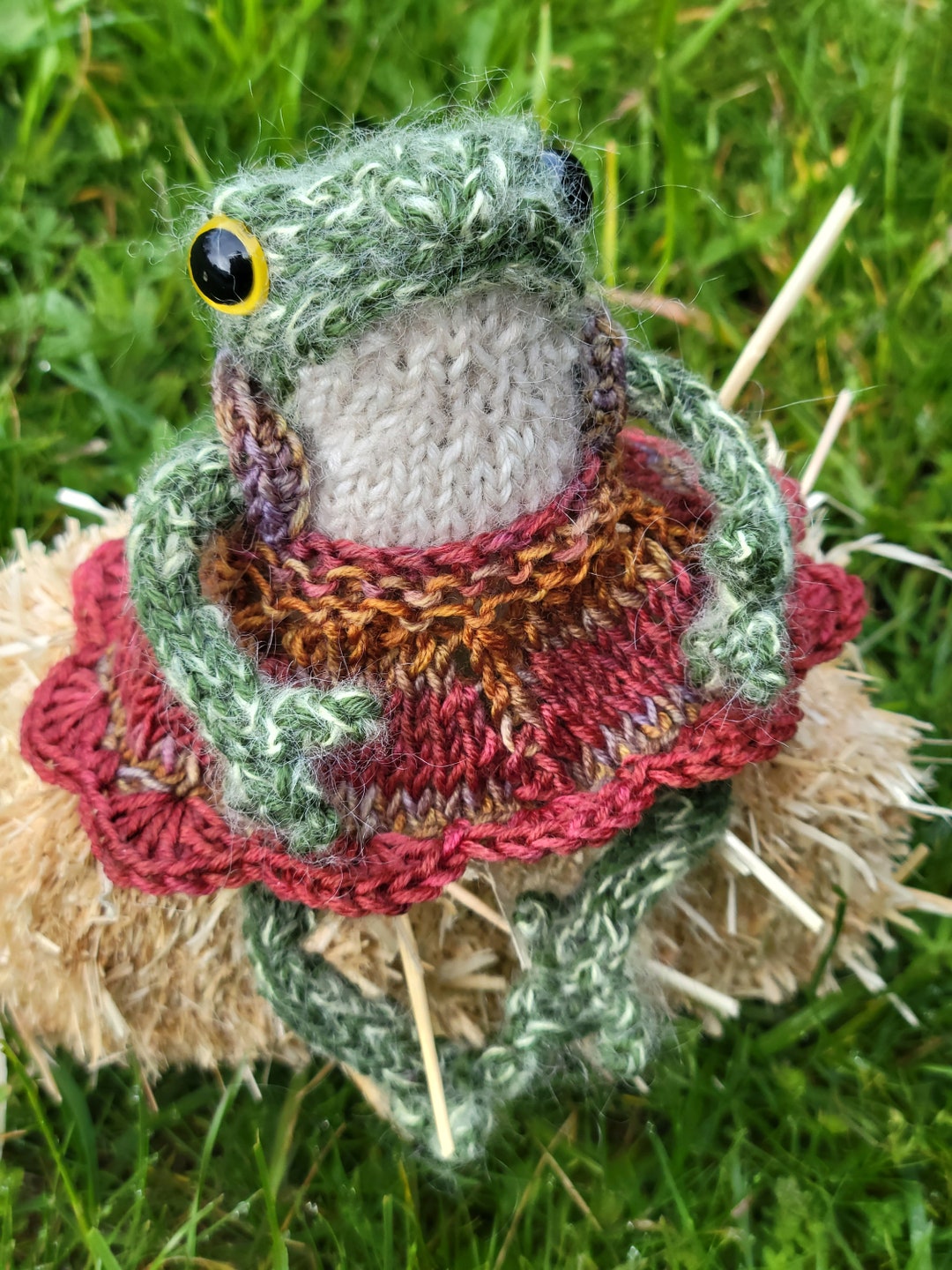 Frog Doll Dress, Knitted Dress, Frog Clothing, multiple Colors Frog