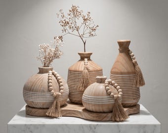 Vaso Wabi Sabi in legno massello con nappa di perline, vaso da fiori rustico effetto invecchiato per casa modello, decorazione zen da tavolo, regalo di inaugurazione della casa di buon gusto