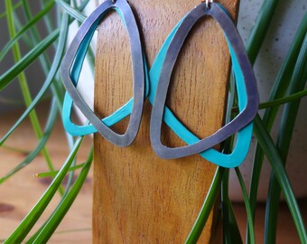 Pendientes triangulares superpuestos de dos colores, pendientes de triángulo doble, elección de triángulos de dos colores, pendientes geométricos de dos colores