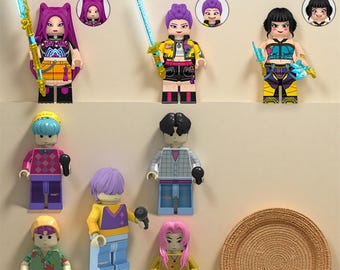 Set de 8 minifiguras Huntrix Kpop Demon Hunters, figuras de acción de Rumi, Zoey y Mira, regalo para fans del Kpop.