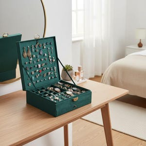 12-Slot PU Leather Watch Box, Microsuede Liner, Locking Display Case (Tan/Brown)