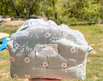 Quilted Daisy Pouch