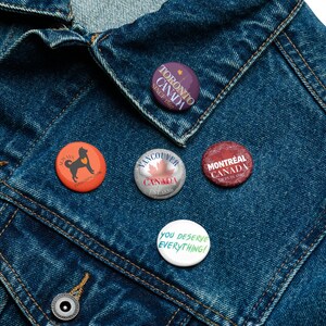 Set of pin buttons