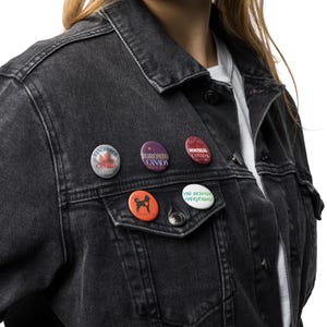 Set of pin buttons