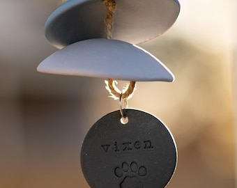 Campana conmemorativa de gato personalizada: campana de arcoíris + dije personalizado con el nombre de tu mascota