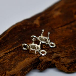 Pingente conector oval para colar em prata de lei, com engastes de garras de vários tamanhos (3x5-8x10 mm, feito à mão, prata 925)