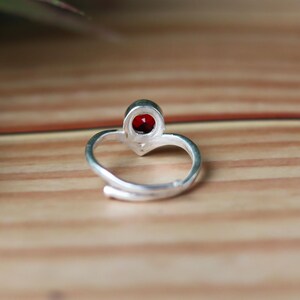 レッドルビーリング ステートメント ボヘミアン - カクテルスタイルの宝石リング、925スターリングシルバー、感情を癒すギフト 画像 5