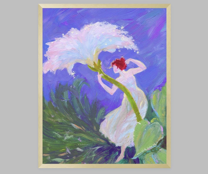 Puede incluir: Pintura al &oacute;leo original en un marco dorado que representa a una mujer con un vestido blanco y cabello rojo, alcanzando una gran flor blanca. El fondo es una mezcla de azules y verdes, creando una escena art&iacute;stica vibrante.