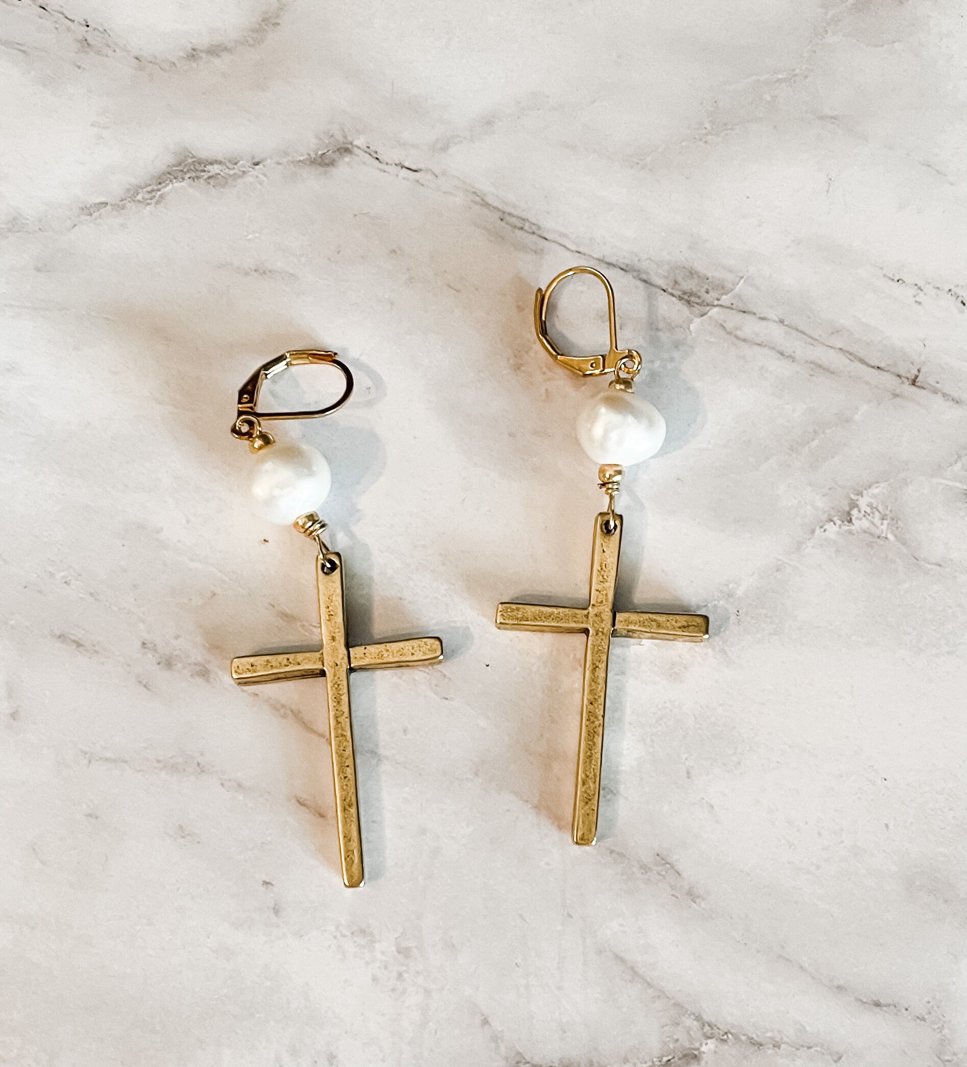 関送込 OHTNYC PEARL CROSS EARRINGS PEARL CROSS EARRINGS – OHTNYC