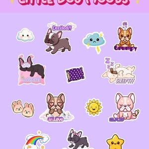 Puede incluir: Una colección de pegatinas coloridas con dibujos de Bulldogs franceses que expresan diferentes estados de ánimo. Las pegatinas incluyen frases como "Excited!!", "Grumpy", "Sleepy!!" y "Happy". El fondo es de color lila claro.