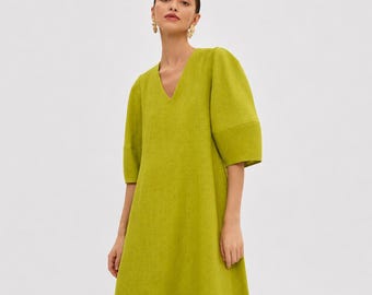 Vestido recto de lino con escote en V y mangas abullonadas / Sostenible / Orgánico / Lujo