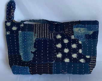 Handgefertigter japanischer Boro Patchwork-Beutel – Sashiko genähter Indigo Antik-Stoff | Armband-Clutch | Unisex Vintage Textiltasche