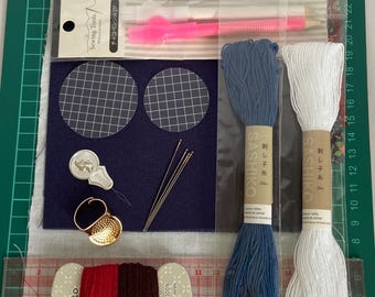 Kit de iniciación al sashiko: set de bordado japonés con agujas Hida, dedal, hilos y guía de 40 páginas / Hecho en Japón