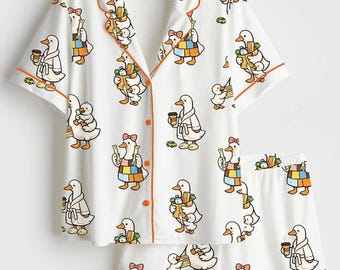 Conjunto de pijama de patito adorable, pijama divertido con estampado de patos, regalo original para mamás, ropa de estar por casa de manga corta para ella, pantalón corto de pijama de satén suave con estampado de patos.