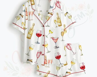 Conjunto de pijama con estampado de vino y champán en acuarela, pijama adorable para amantes de los cócteles, conjunto de descanso de satén de lujo, regalo para la fiesta nupcial, pijama con estética de bebidas.