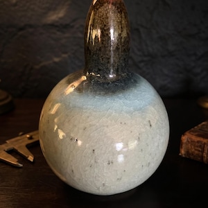 Horst Kerstan Studiokeramik Vase signiert Kandern, Flaschenvase Kalebassenvase Craquelé Glasur, West German Studio, Art Pottery 1990s