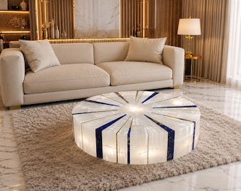 Selenit Lapis Lazuli Couchtisch mit Hintergrundbeleuchtung, runder Kristall Sunburst Mittelstück, handgefertigter blauer weißer Steintisch für luxuriöses Wohnzimmer