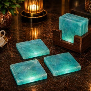 Set aus blauen Quarz-Untersetzern mit Holzhalter, quadratische Getränkeuntersetzer aus Aquamarin, luxuriöse Tischdekoration, Einzugsgeschenk
