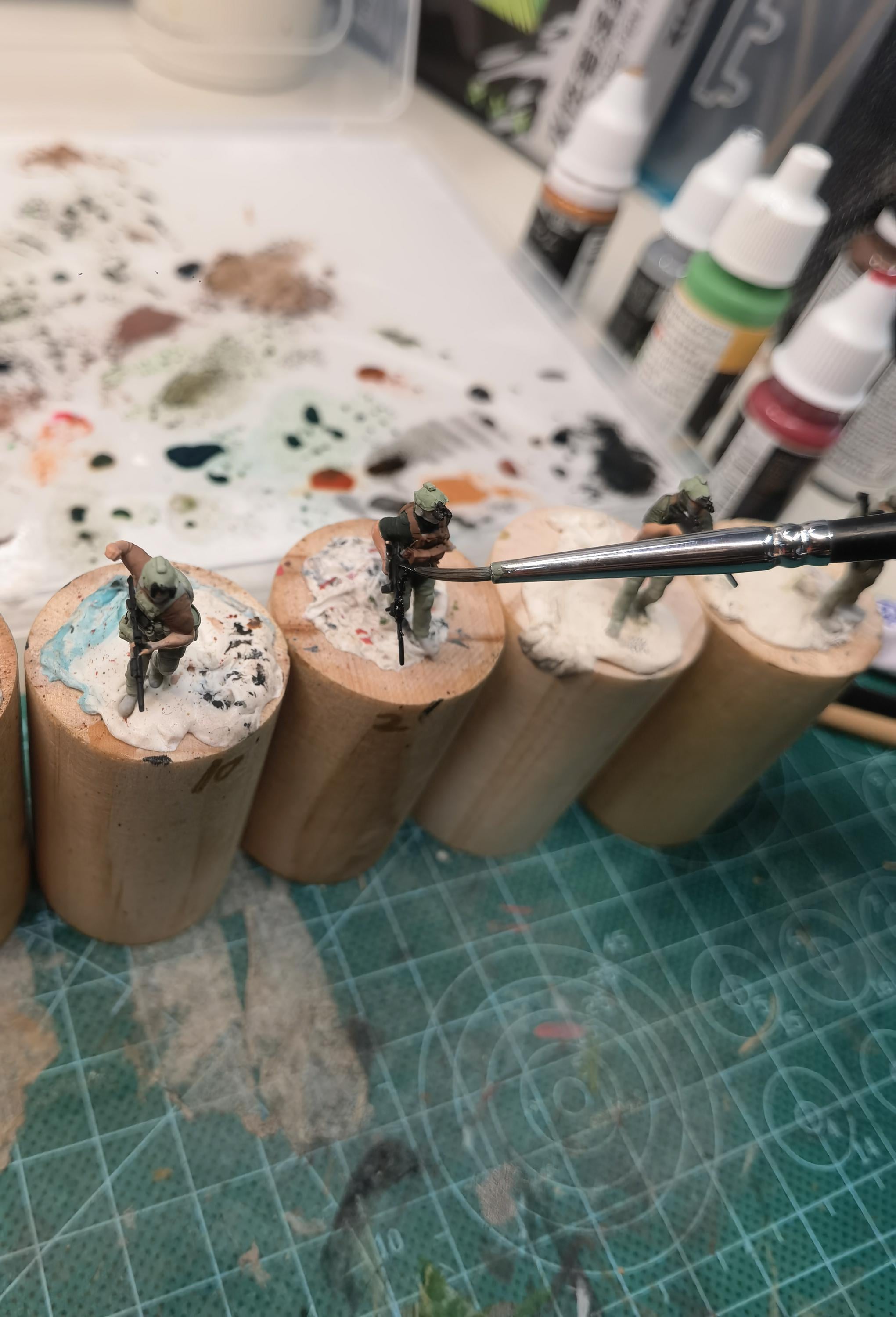 1/72 Scale Modern Special Forces Squad of 7 Figures and Military Dog ...