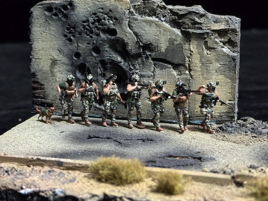 1/72 Scale Modern Special Forces Squad of 7 Figures and Military Dog ...