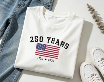 Maglietta per il 250° anniversario, Maglietta America 1776-2026, Maglietta per l'anniversario degli Stati Uniti, Maglietta patriottica con la bandiera americana, Maglietta per la celebrazione del 4 luglio