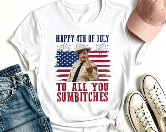 Camiseta divertida retro de sheriff con el dedo medio levantado para el 4 de julio, camiseta patriótica sarcástica con bandera de EE. UU. y fuegos artificiales desgastados, camiseta festiva con meme atrevido.