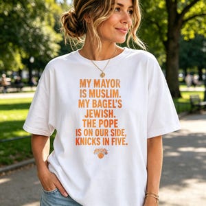 My Mayor Is Muslim My Bagel's Jewish Knicks in Five Shirt, NYC Unity grafisch T-shirt, cadeau basketbalfan New York, inclusief City Pride T-shirt