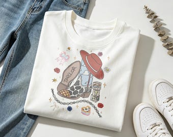 Camiseta de Taylor Swift con botas vaqueras y sombrero de vaquera, pulsera de la amistad con bloques de juguete retro del oeste, camiseta de la gira Eras