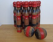 French skittles, old wooden set of 2 balls and 12 skittles, vintage jeu de quilles