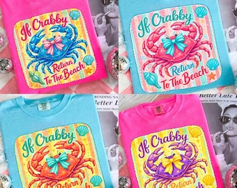 Jeśli Crabby powraca na plażę, PNG, Zabawne, eleganckie lato PNG, Ręcznie rysowane, eleganckie plażowe estetyki, Grafika na koszuli plażowej, Kokietka lato