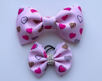 手作りの犬用リボン、小型犬用ヘアリボン、子犬用ヘアアクセサリー、手作りのグルーミングリボン、犬用蝶ネクタイ