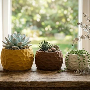 Vaso facetado para suculentas impresso em 3D – Vaso geométrico esculpido em pedra, decoração moderna e orgânica para casa.