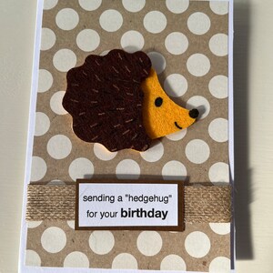 Carte d'anniversaire hérisson, carte d'anniversaire, carte d'anniversaire câlin, carte d'anniversaire câlin hérisson, anniversaire, hérisson, carte d'anniversaire pour enfants.
