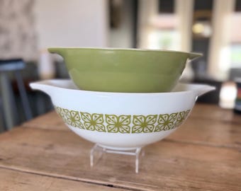 Vintage Pyrex Bowls Green Nesting Mixing Bowls Cinderella Verde Square Flowers