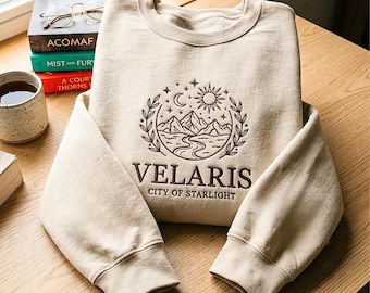 City of Starlight Sweatshirt Bestickt, Celestial Night Pullover, Starry Sky Hoodie, Cozy Fantasy Sweatshirt, Dreamy Aesthetic Gift