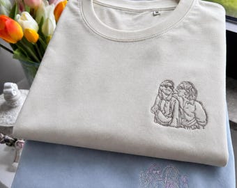 Personalisiertes T-shirt mit Foto Stickerei, Line Art Portrait, Custom Photo Shirt, Paar Geschenk, Jahrestag