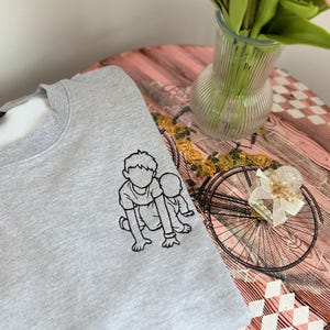 Personalisiertes Sweatshirt mit Foto Stickerei, Line Art Portrait, Custom Foto Pullover, Paar Geschenk, Jahrestag Geschenk image 7