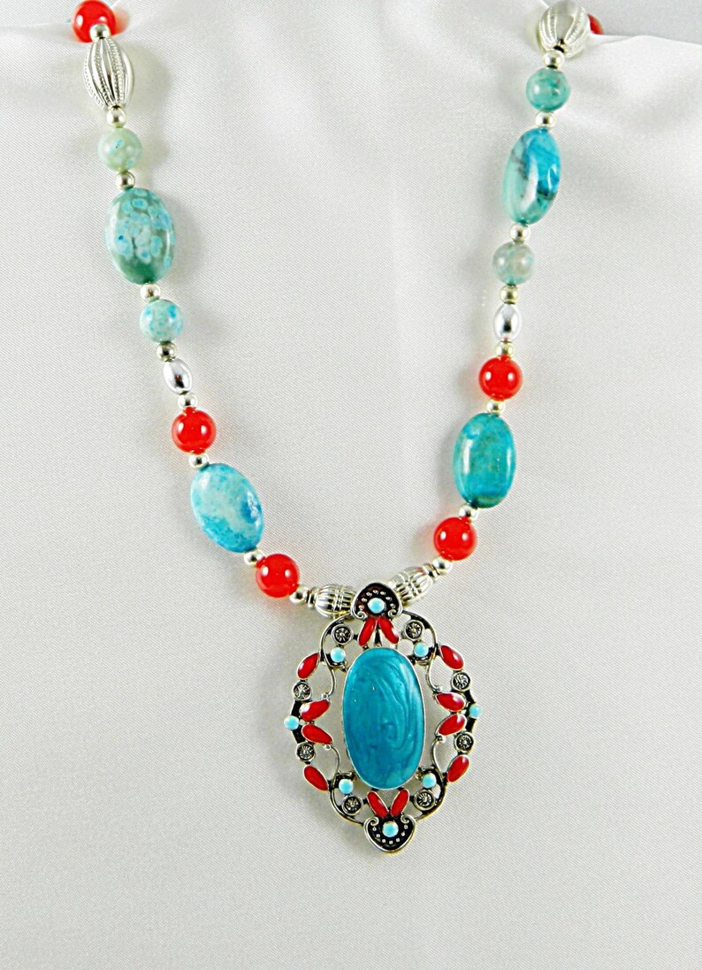 Pendant Turquoise Necklace Lobster Claw Clasp Silver Tone Red Western Turquoise Beaded