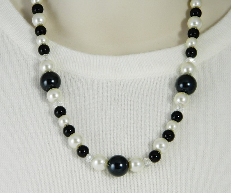 White Pearl Necklace Silver Tone Black Pearl Necklace Toggle Clasp Beaded Pearl