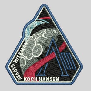 Puede incluir: Un juego de tres tazas de cerámica con un acabado moteado y mate. Las tazas son en tonos crema, gris claro y gris oscuro. Cada taza tiene un diseño simple y minimalista, ideal para café o té.