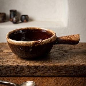 Tazón de sopa de cebolla francesa con diseño de goteo marrón de cerámica vintage McCoy